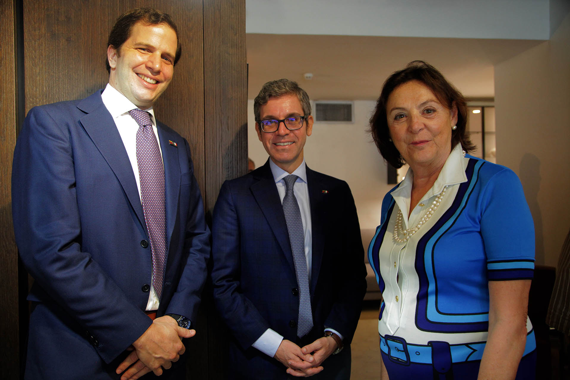 Cristóforo Furst, director de CAVENIT; Giuseppe Giacalone, Jefe de Misión Adjunto y Lidia Bruttini presidenta de CAVENIT